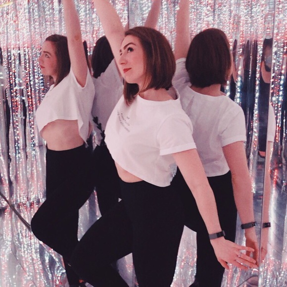 Meet your Posher, Myra - Picture 2 of 7